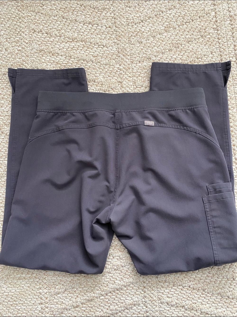 Figs Kade Drawstring Scrub Pants with Pink Tie size large - Picture 5 of 5